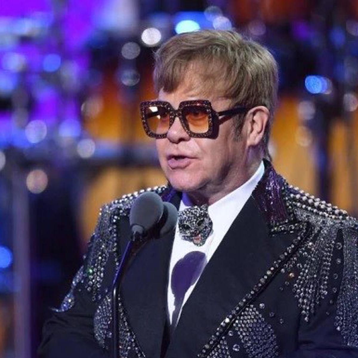Elton John homenageado pelo presidente Joe Biden na Casa Branca
