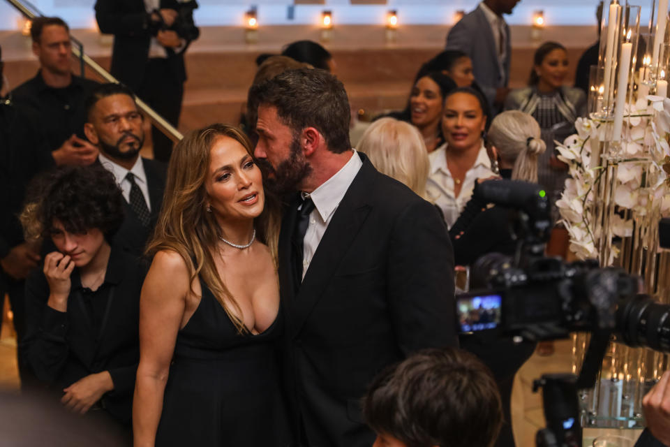 Jennifer Lopez considera 'romântico' usar sobrenome de Ben Affleck / Jennifer Lopez considers taking Ben Affleck's surname to be 'romantic'
