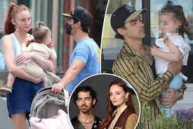 Joe Jonas insiste que não 'sequestrou' os filhos dele e de Sophie Turner / Joe Jonas insists he has not 'abducted' his and Sophie Turner's children