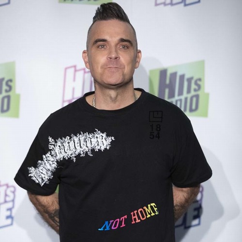 'Isso seria legal': Robbie Williams quer tocar o slot de lendas de Glastonbury