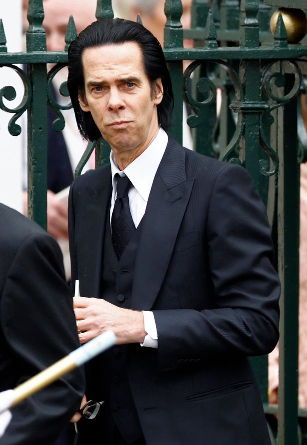Nick Cave estava "extremamente entediado e completamente pasmo" na coroação do rei Charles III /Nick Cave was 'extremely bored and completely awestruck' at King Charles III's coronation /