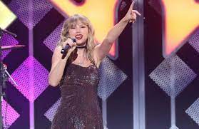Taylor Swift lança quatro músicas, incluindo uma balada inédita aparentemente sobre Joe Alwyn / Taylor Swift drops four songs, including an unheard ballad seemingly about Joe Alwyn