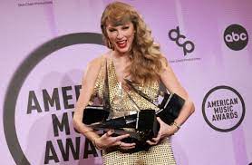 Taylor Swift domina o American Music Awards 2022 / Taylor Swift dominates 2022 American Music Awards